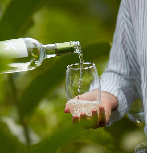 Pouring Starborough into glass